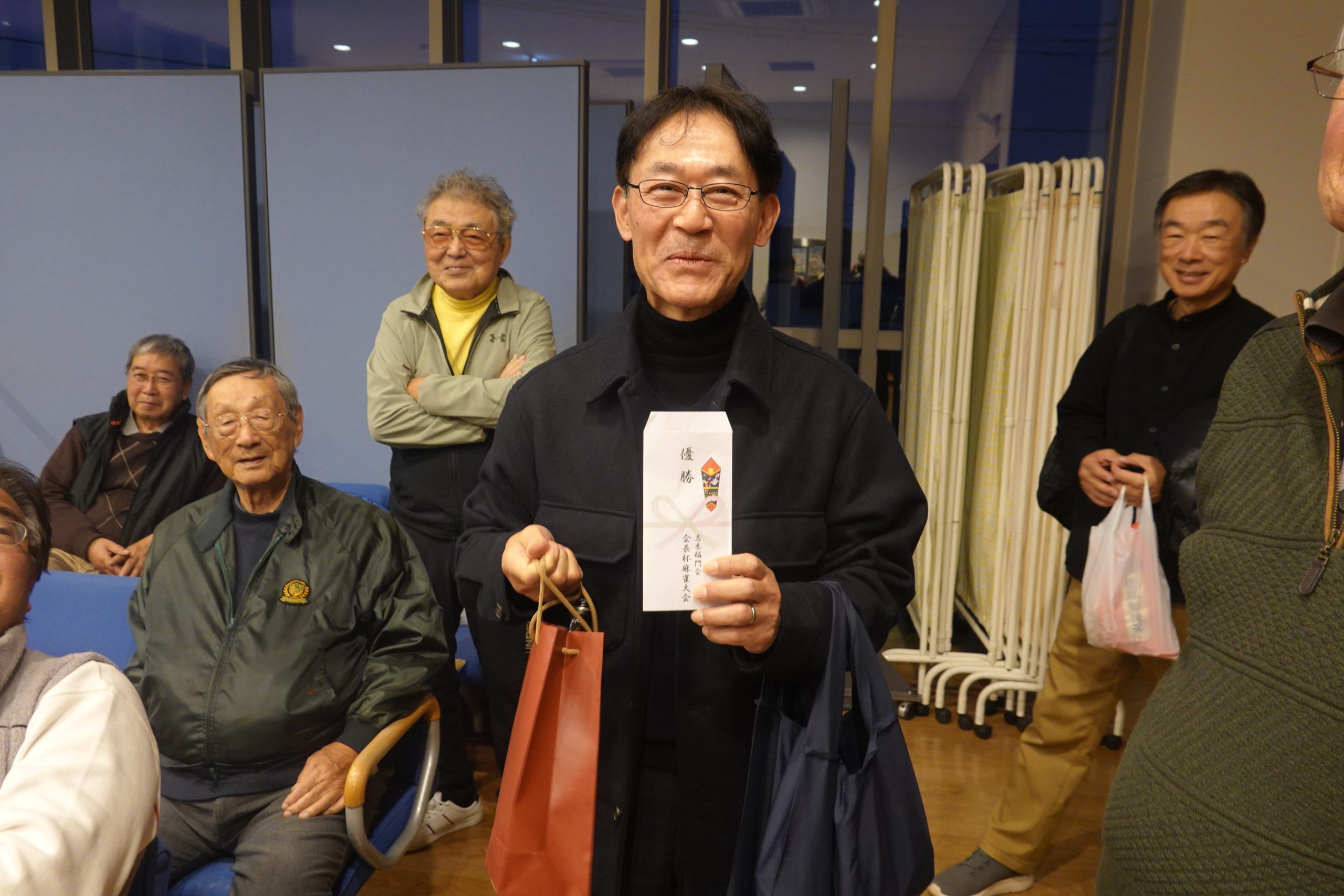 １２月３日,第６回会長杯麻雀大会を開催しました。